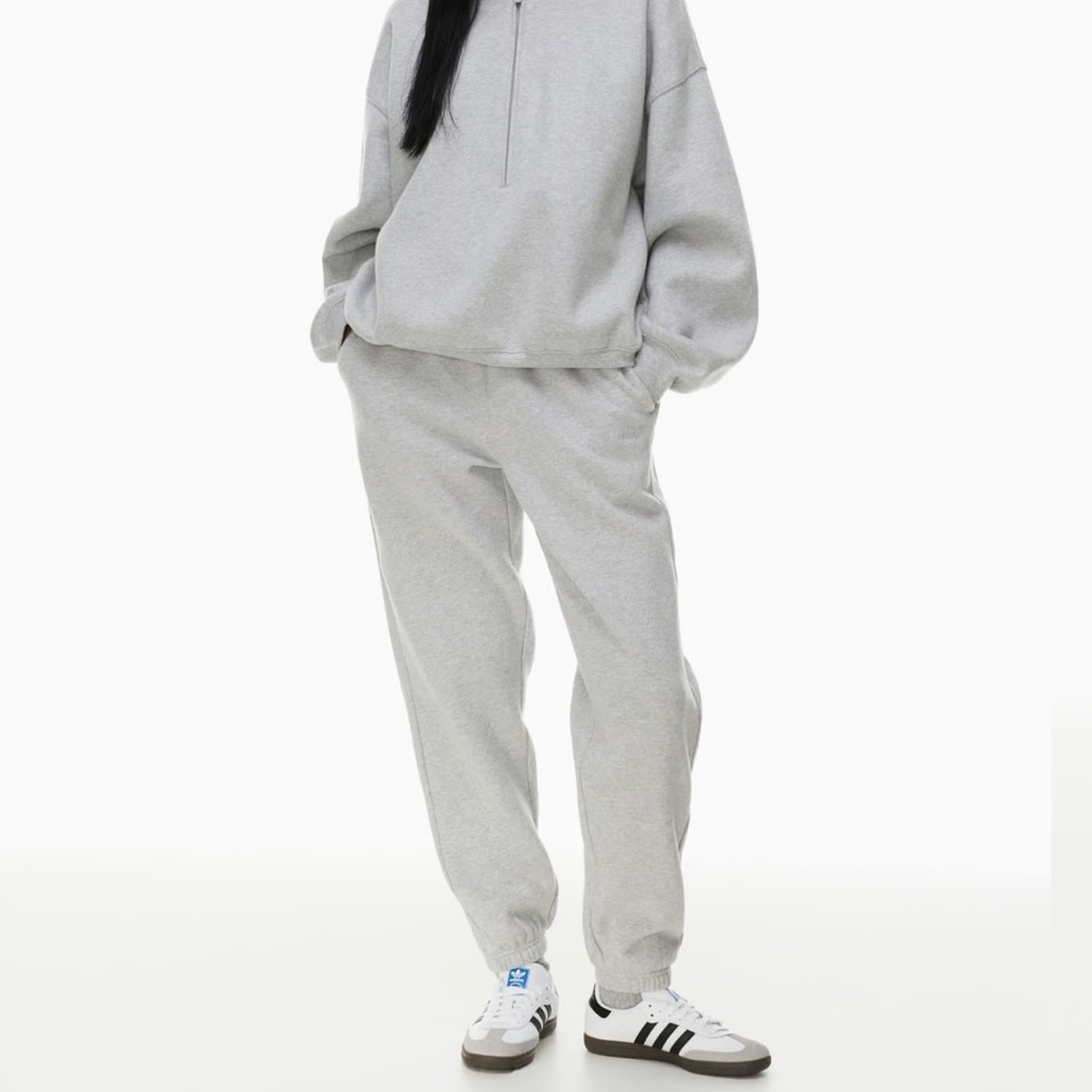 Aritzia cozy fleece boyfriend sweatpants grey NTW